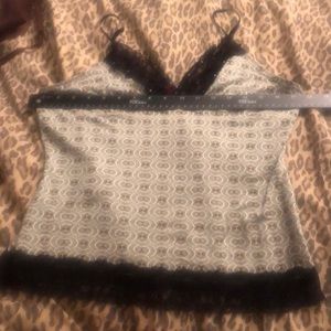 Thalia  Sodi large V- neck Aqua green & black geo print cami w/ lace trim